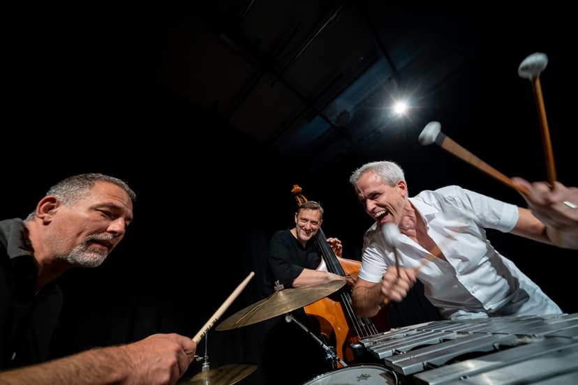 Oli Bott Trio